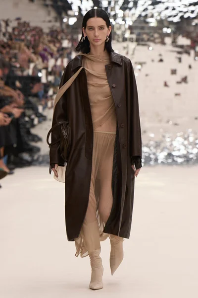 Look 29